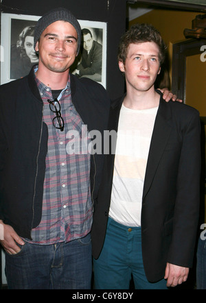 Josh Hartnett und Daryl Wein "Breaking Upwards" Premiere im Silent Movie Theatre - Ankünfte Los Angeles, Kalifornien - statt Stockfoto