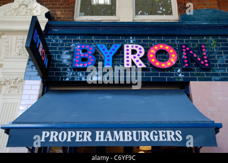 Byron Hamburger Restaurant in Charing Cross Road, London, England Stockfoto
