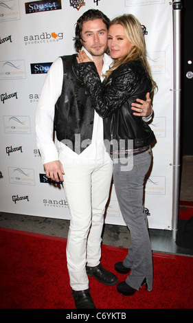 DeDee Pfeiffer mit ihrem Ehemann hielt Kevin Ryan Einheit für Frieden Benefit Concert World Tour in The House of Blues im Westen Stockfoto