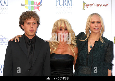 Sean Landon, Cindy Landon, Jennifer Landon in der Kunst des Mitgefühls PCRM 25. Jubiläums-Gala statt in der Menge Studios. Westen Stockfoto