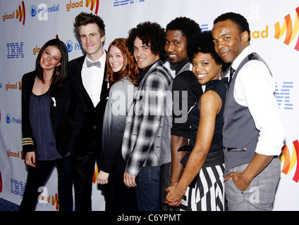 Gavin Creel und die Besetzung des Broadway Musicals Hair 2009 21. jährlichen GLAAD Media Awards im Marriott Marquis Hotel. Neu Stockfoto