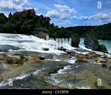 Rheinfall; Hine; Fluss; Attraktion, Schweiz Stockfoto