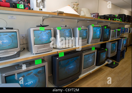 St Lukes Hospiz Charity-Shop im Londoner Stadtteil Harrow Stockfoto