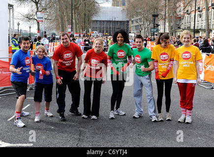 SOAP-stars Sainsbury Sport Relief: The London Meile London, England - 21.03.10 Stockfoto