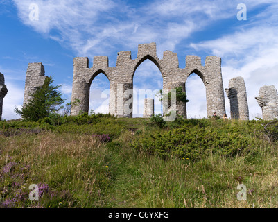 dh FYRISH HILL ROSS CROMARTY Fyrish Hill Monument, erbaut von Sir Hector Munro Folly, dem Wahrzeichen von großbritannien, schottland Stockfoto