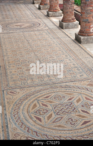 Mosaik im Haus der Brunnen Villa in Conimbriga, am besten erhaltenen Ruinen der römischen Stadt in Portugal. Stockfoto