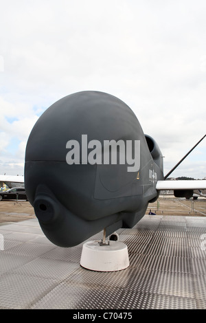 Northrop Grumman RQ-4 Global Hawk UAV (unmanned aerial vehicles) auf der Farnborough International Airshow Stockfoto