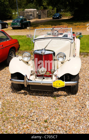London Colney de Havilland aircraft Heritage Moskito Museum MG Owners Club 1953 1,25 Liter MG TD Creme sport Cabrio Cabriolet Stockfoto