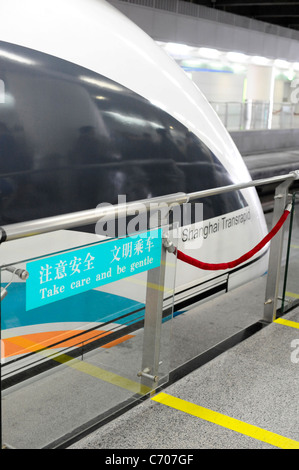 Hochgeschwindigkeits-Magnetschwebebahn in Shanghai Stockfoto