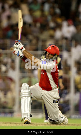 Kings XI Punjab Schlagmann Yuvraj Singh während der Indian Premier League 3 Cricket match zwischen The Kolkata Knight Riders vs Stockfoto