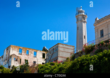 Haus des Wächters und Leuchtturm Gefängnis Alcatraz Insel Alcatraz, San Francisco Bay, Kalifornien, USA. JMH5229 Stockfoto