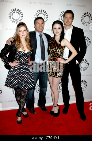 Magda Apanowicz, Esai Morales, Alessandra Torresani, Sasha Roiz, besucht das Screening von SyFy Caprica auf Paley Center Stockfoto