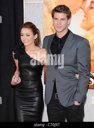 Miley Cyrus und Liam Hemsworth, "The Last Song" Premiere, anlässlich der Arclight Theater Los Angeles, Kalifornien - 25.03.10 Stockfoto