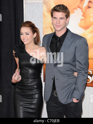 Miley Cyrus und Liam Hemsworth, "The Last Song" Premiere, anlässlich der Arclight Theater Los Angeles, Kalifornien - 25.03.10 Stockfoto