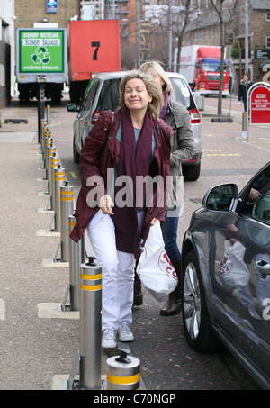 Penny Smith außerhalb der ITV Studios London, England - 26.03.10 Stockfoto