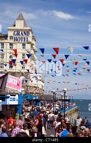 Llandudno Pier und Grand Hotel Stockfoto