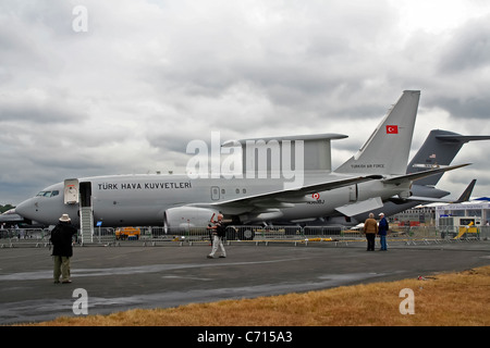 Türkische Luftwaffe (Türk Hava Kuvvetleri) Boeing 737-7ES Wedgetail N360BJ auf der Farnborough International Airshow Stockfoto