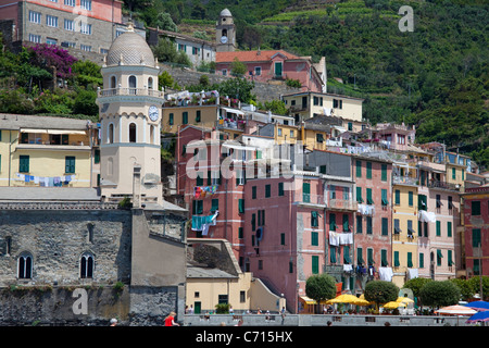 Kirche Santa Margherita di Antiochia am Dorf Vernazza, Nationalpark Cinque Terre, UNESCO-Weltkulturerbe di Levante, Ligurien, Italien, Europa Stockfoto