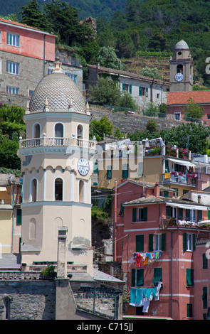 Kirche Santa Margherita di Antiochia am Dorf Vernazza, Nationalpark Cinque Terre, UNESCO-Weltkulturerbe di Levante, Ligurien, Italien, Europa Stockfoto