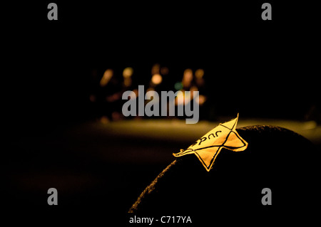 Martef Keller Theater junge Schauspieler durchführen "The Strength to Tell" zu Ehren von Holocaust-Überlebenden. Jerusalem, Israel. 09.07.2011. Stockfoto