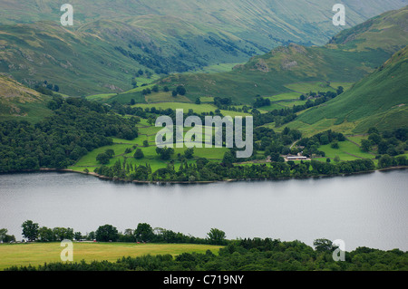 Ullswater, die zweitgrößte der vielen Seen im englischen Lake District, wird von vielen als die schönste gedacht. Stockfoto
