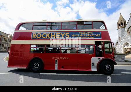 Klassische Devon allgemeine Doppeldeckerbus Reise durch Teignmouth in Devon Stockfoto