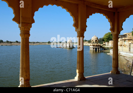 Kleine Hindu-Tempel Gadi Sagar See Jaisalmer westlichen Rajasthan Indien Stockfoto