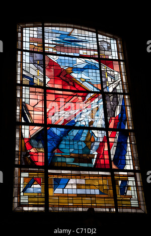 Glasfenster in der Eglise St. Vincent Kirche; Blois; Frankreich Stockfoto