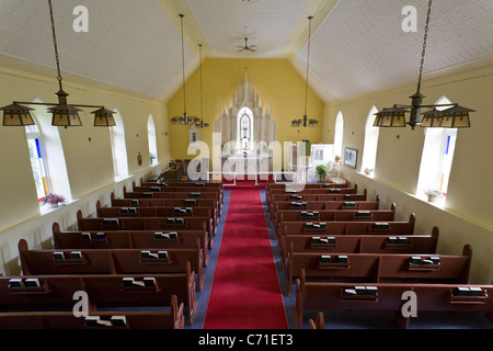 Die Wallfahrtskirche von St. Johns Lutheran Church. Die reich verzierten, handgefertigte weiße und goldene Altar ist das Herzstück dieses Landes Kirche Stockfoto