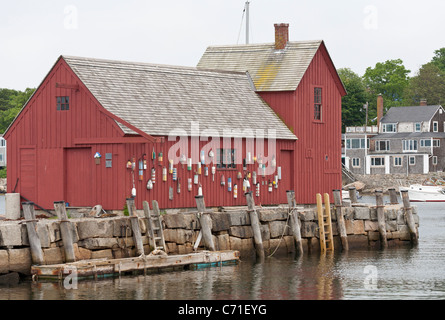 Motiv #1 in Rockport. Eine alte rote Bootshaus am Hafen von Rockport ist ein beliebtes Ziel für Künstler. Stockfoto