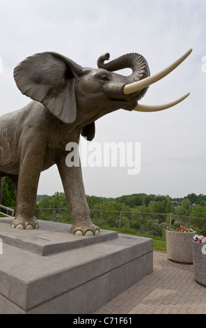 Statue von Jumbo, der Elefant... Eine lebensgroße Statue von Jumbo Elefant in St. Thomas. Stockfoto