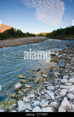 Rio Grande River im frühen Morgenlicht in South Texas. Stockfoto