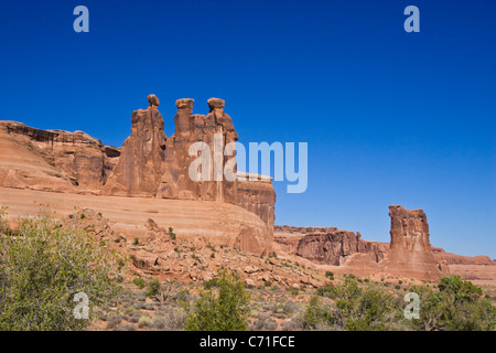 Three Gossips oder Three Sisters Rock Formation im Arches National Park in Utah. Stockfoto