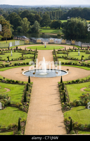 Erhöhten / Flugaufnahme Schuss / fotografieren des geheimen Gartens am Hampton Court Palace, UK. Stockfoto