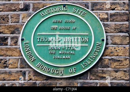 Eine grüne Plakette markiert den Standort des Hauses von Thomas Britton, der musikalische klein-Kohle-Mann in Jerusalem Passage, Clerkenwell. Stockfoto