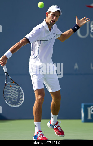 Novak Djokovic (SRB) im Wettbewerb bei den 2011 US Open Tennis. Stockfoto