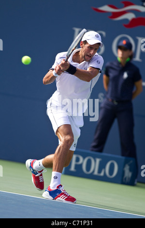 Novak Djokovic (SRB) im Wettbewerb bei den 2011 US Open Tennis. Stockfoto