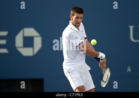 Novak Djokovic (SRB) im Wettbewerb bei den 2011 US Open Tennis. Stockfoto