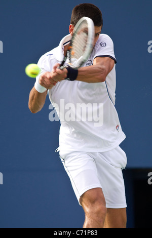 Novak Djokovic (SRB) im Wettbewerb bei den 2011 US Open Tennis. Stockfoto