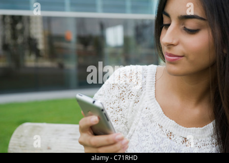 Frau Textnachrichten Stockfoto