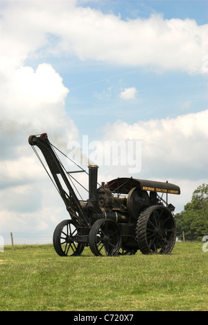 Ein Fowler 8nhp B5 Straße Lokomotive Kran Motor, 1901 gebaut und auf den South Downs bei Wiston Dampf Rallye hier abgebildet. Stockfoto