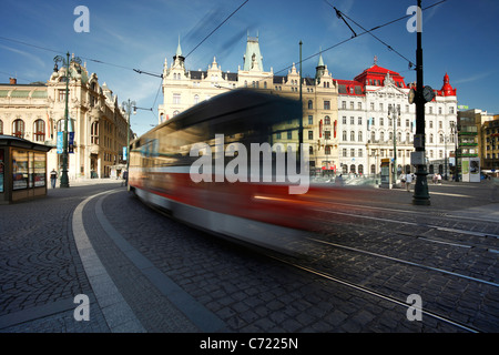 Straßenbahnen im Namesti Republiky, Nove Mesto, Tschechien, Prag Stockfoto