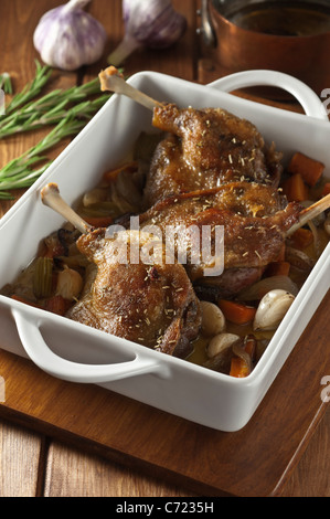 Confit von der Ente. Confit de canard Stockfoto