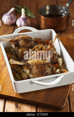 Confit von der Ente. Confit de canard Stockfoto