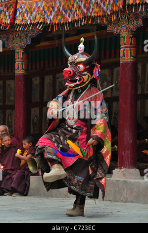 Chaam Moschus Tanzfestival in Hemis. Buddhistische Highlander´s kleines Dorf in den Bergen. Stockfoto