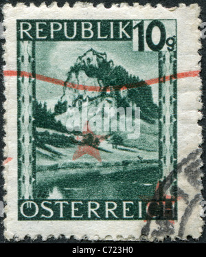 Österreich - 1945: Eine Briefmarke gedruckt in Österreich zeigt Hochosterwitz Burg (Burg Hochosterwitz) Stockfoto