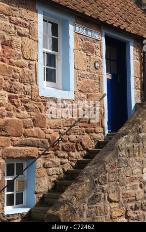 Schritte bis zu Stone Cottage Nr. 1 Rose Wynd, Crail, East Fife, Schottland, Großbritannien Stockfoto