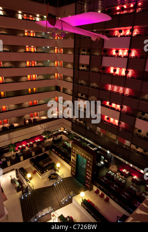 Atrium im Sofitel Budapest Chain Bridge, Ungarn Stockfoto