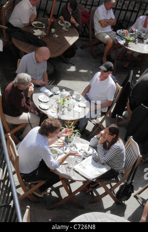 Essen im freien Restaurant in London Stockfoto