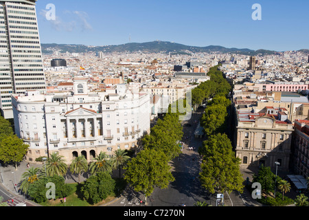 Las Ramblas schlängelt sich in das Herz von Barcelona Spanien Stockfoto